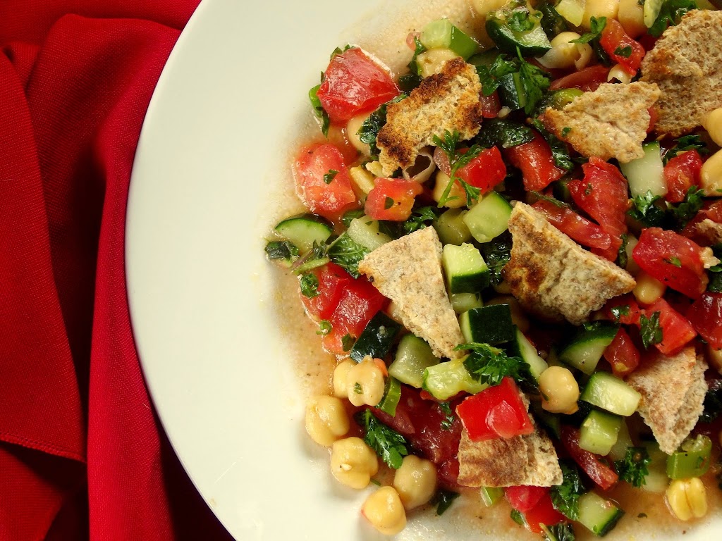 Close Up of Vegan Fattoush in a Bowl