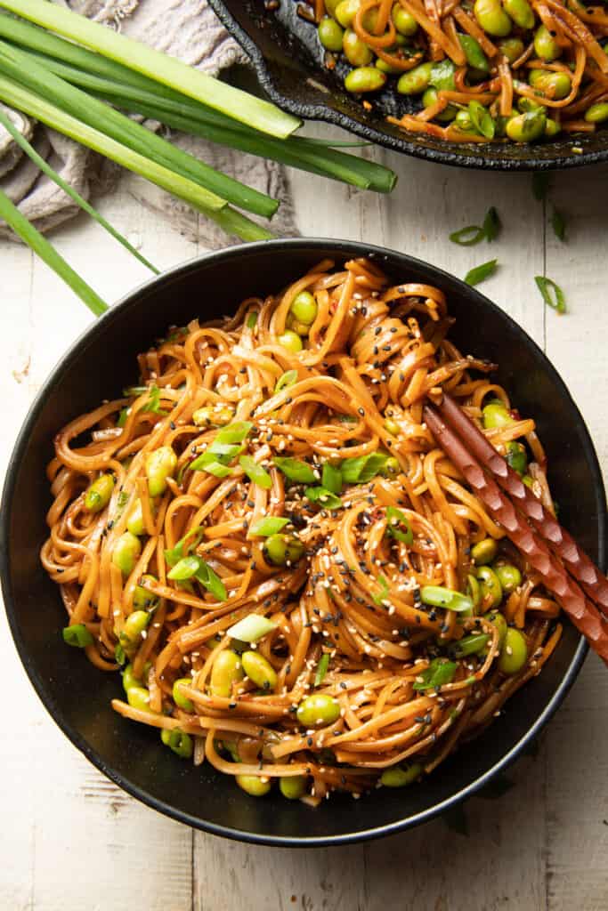 Chili Garlic Noodles - Connoisseurus Veg
