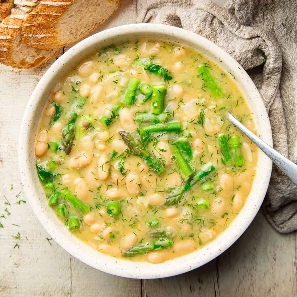 Creamy White Bean, Asparagus & Dill Soup