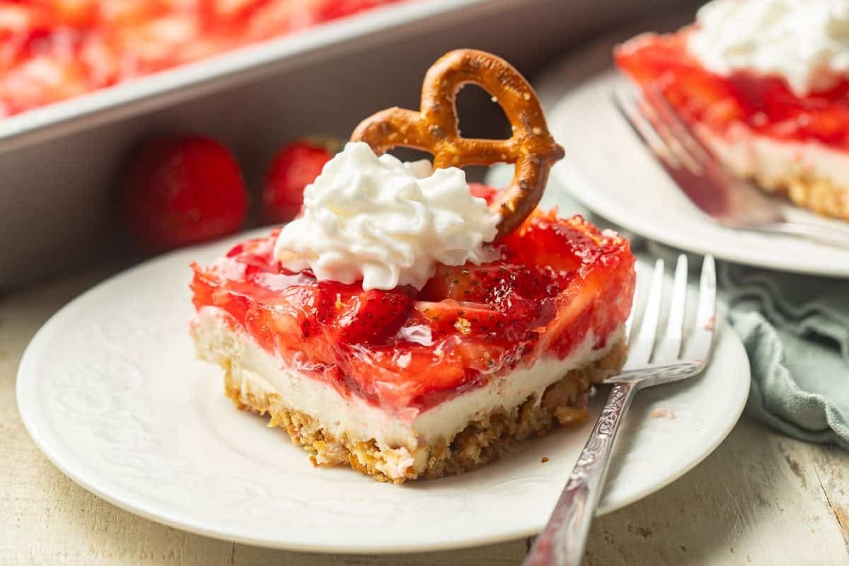 Vegan Strawberry Pretzel Salad